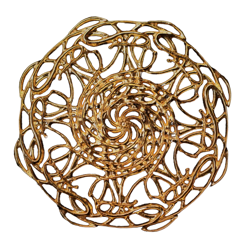 Rundes Amulett mit geschwungenem Ornament