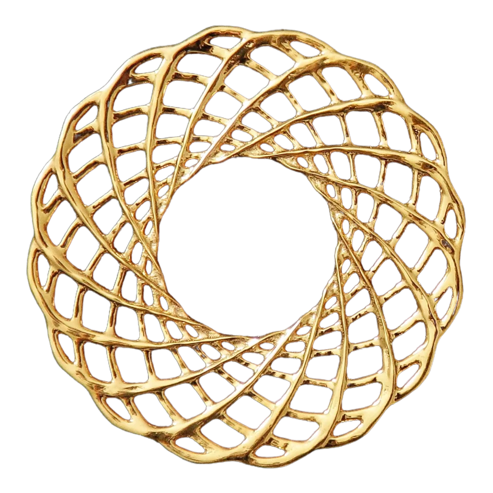 Ringförmiges Amulett mit durchbrochener Struktur